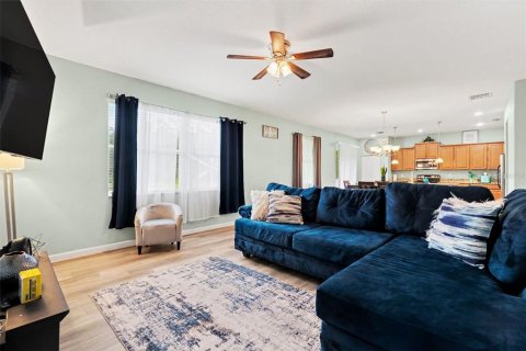 House in Tampa, Florida 5 bedrooms, 215.53 sq.m. № 2409999 - photo 5