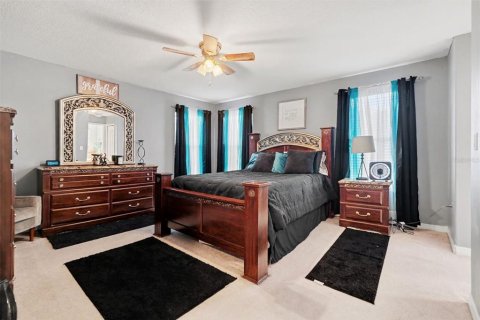 House in Tampa, Florida 5 bedrooms, 215.53 sq.m. № 2409999 - photo 17