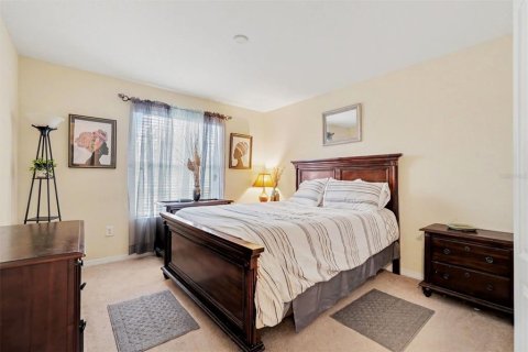 House in Tampa, Florida 5 bedrooms, 215.53 sq.m. № 2409999 - photo 22