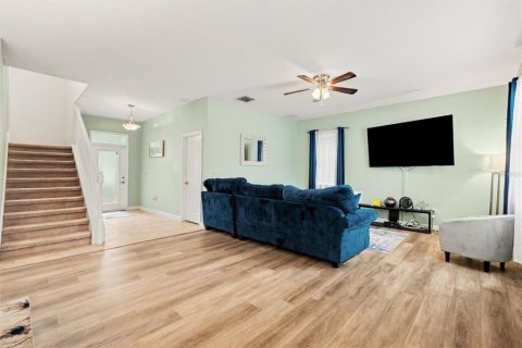 House in Tampa, Florida 5 bedrooms, 215.53 sq.m. № 2409999 - photo 7