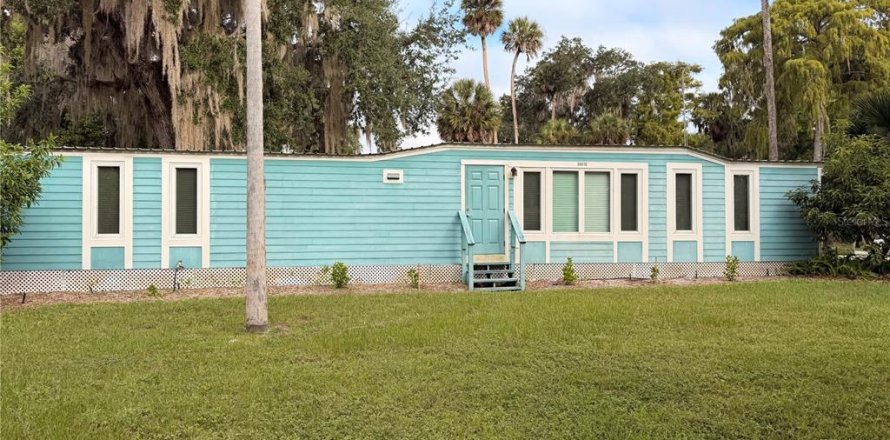 Appartement à Astor, Floride 2 chambres, 68 m2 № 2386775