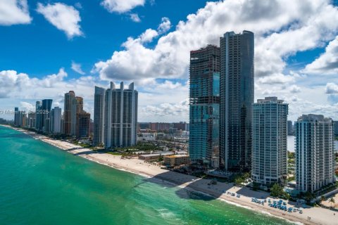 Copropriété à vendre à Sunny Isles Beach, Floride: 3 chambres, 330.27 m2 № 1972577 - photo 27