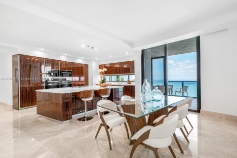 Copropriété à vendre à Sunny Isles Beach, Floride: 3 chambres, 330.27 m2 № 1972577 - photo 9