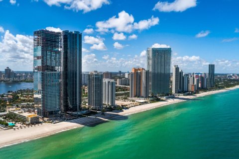 Copropriété à vendre à Sunny Isles Beach, Floride: 3 chambres, 330.27 m2 № 1972577 - photo 28
