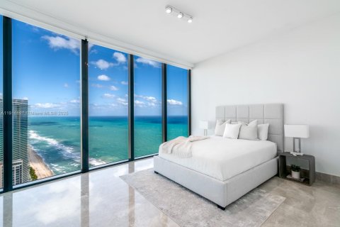 Copropriété à vendre à Sunny Isles Beach, Floride: 3 chambres, 330.27 m2 № 1972577 - photo 1