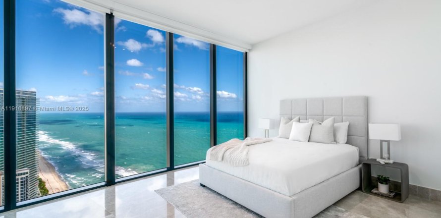 Condo à Sunny Isles Beach, Floride, 3 chambres  № 1972577