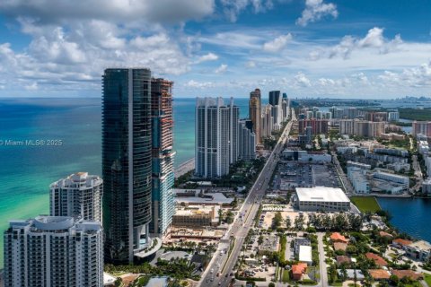 Copropriété à vendre à Sunny Isles Beach, Floride: 3 chambres, 330.27 m2 № 1972577 - photo 25
