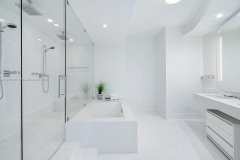 Copropriété à vendre à Sunny Isles Beach, Floride: 3 chambres, 330.27 m2 № 1972577 - photo 4