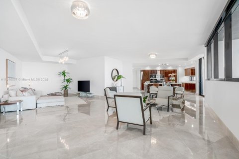Copropriété à vendre à Sunny Isles Beach, Floride: 3 chambres, 330.27 m2 № 1972577 - photo 6