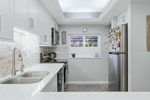 Copropriété à vendre à Sarasota, Floride: 2 chambres, 95.41 m2 № 2119735 - photo 8