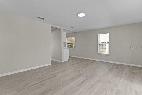 House in Ocklawaha, Florida 2 bedrooms, 86.96 sq.m. № 2388185 - photo 18