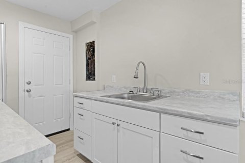 House in Ocklawaha, Florida 2 bedrooms, 86.96 sq.m. № 2388185 - photo 10