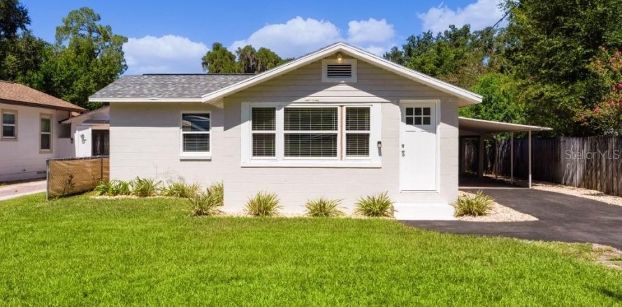 House in Ocklawaha, Florida 2 bedrooms, 86.96 sq.m. № 2388185