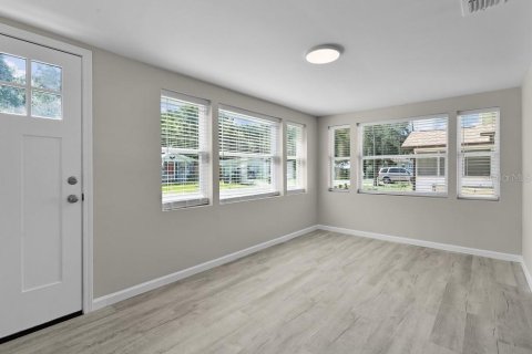 House in Ocklawaha, Florida 2 bedrooms, 86.96 sq.m. № 2388185 - photo 5