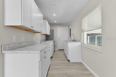House in Ocklawaha, Florida 2 bedrooms, 86.96 sq.m. № 2388185 - photo 8