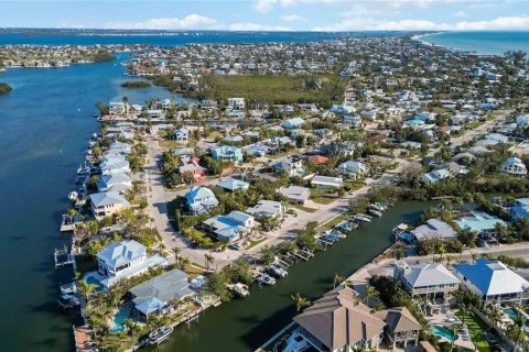 Terreno en venta en Holmes Beach, Florida № 1716789 - foto 1