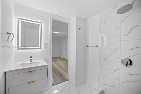 Купить виллу или дом в Форт-Лодердейл, Флорида 5 спален, 123.65м2, № 1976588 - фото 15