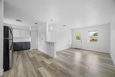 Купить виллу или дом в Форт-Лодердейл, Флорида 5 спален, 123.65м2, № 1976588 - фото 5