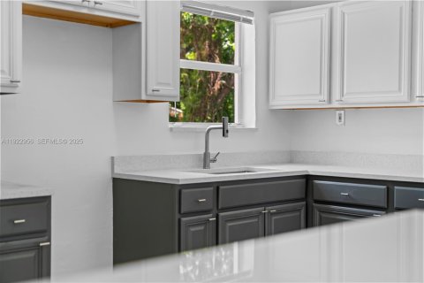 Купить виллу или дом в Форт-Лодердейл, Флорида 5 спален, 123.65м2, № 1976588 - фото 10