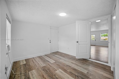 Купить виллу или дом в Форт-Лодердейл, Флорида 5 спален, 123.65м2, № 1976588 - фото 16