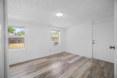 Купить виллу или дом в Форт-Лодердейл, Флорида 5 спален, 123.65м2, № 1976588 - фото 17