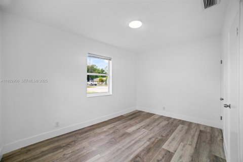 Купить виллу или дом в Форт-Лодердейл, Флорида 5 спален, 123.65м2, № 1976588 - фото 21