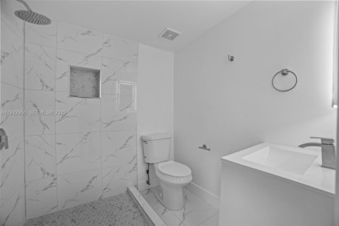 Купить виллу или дом в Форт-Лодердейл, Флорида 5 спален, 123.65м2, № 1976588 - фото 14