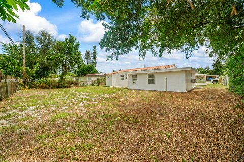 Купить виллу или дом в Форт-Лодердейл, Флорида 5 спален, 123.65м2, № 1976588 - фото 27