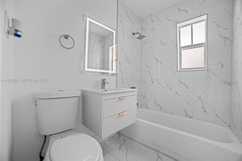 Купить виллу или дом в Форт-Лодердейл, Флорида 5 спален, 123.65м2, № 1976588 - фото 22