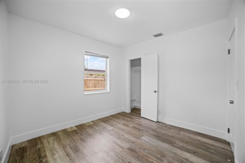 Купить виллу или дом в Форт-Лодердейл, Флорида 5 спален, 123.65м2, № 1976588 - фото 24