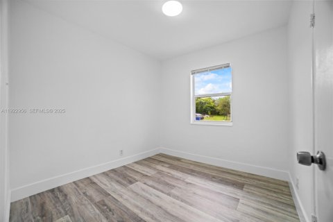 Купить виллу или дом в Форт-Лодердейл, Флорида 5 спален, 123.65м2, № 1976588 - фото 19