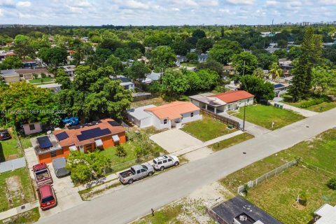 Купить виллу или дом в Форт-Лодердейл, Флорида 5 спален, 123.65м2, № 1976588 - фото 28