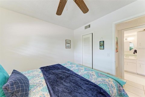Condo in Bradenton, Florida, 2 bedrooms  № 2237006 - photo 28