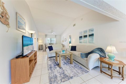 Condo in Bradenton, Florida, 2 bedrooms  № 2237006 - photo 9