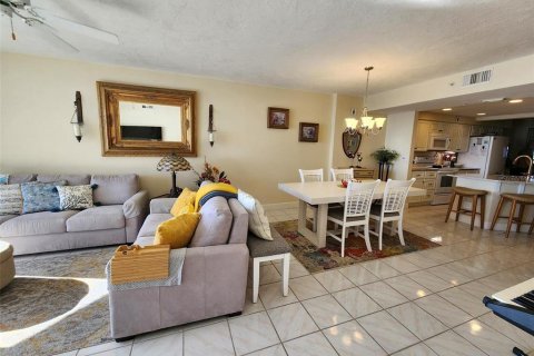 Condo in Port Orange, Florida, 2 bedrooms  № 2212220 - photo 17