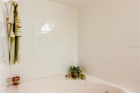 Condo in Port Orange, Florida, 2 bedrooms  № 2212220 - photo 23