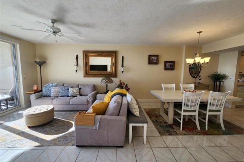 Condo in Port Orange, Florida, 2 bedrooms  № 2212220 - photo 15