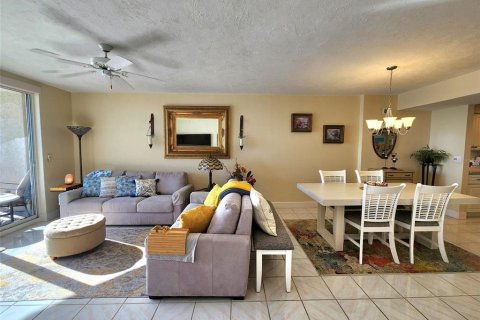 Condo in Port Orange, Florida, 2 bedrooms  № 2212220 - photo 16