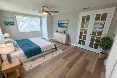 House in New Port Richey, Florida 3 bedrooms, 127.09 sq.m. № 2157438 - photo 14