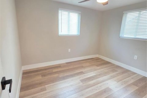 House in New Port Richey, Florida 3 bedrooms, 127.09 sq.m. № 2157438 - photo 26