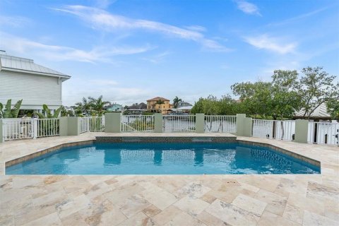 House in Apollo Beach, Florida 4 bedrooms, 340.86 sq.m. № 2221959 - photo 26