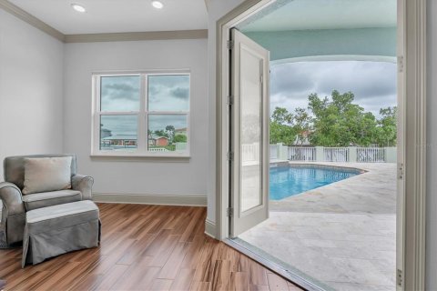 House in Apollo Beach, Florida 4 bedrooms, 340.86 sq.m. № 2221959 - photo 12