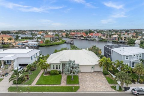 Casa en Apollo Beach, Florida 4 dormitorios, 340.86 m2 № 2221959