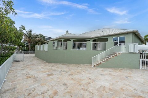 House in Apollo Beach, Florida 4 bedrooms, 340.86 sq.m. № 2221959 - photo 27