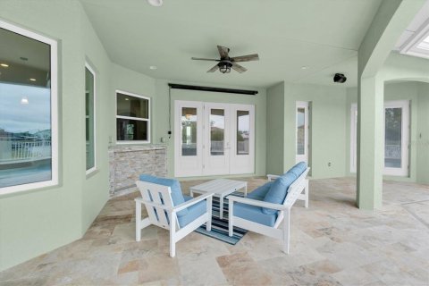 House in Apollo Beach, Florida 4 bedrooms, 340.86 sq.m. № 2221959 - photo 24