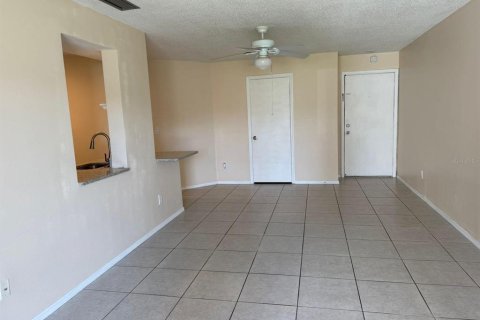 Condominio en alquiler en Orlando, Florida, 2 dormitorios, 76.18 m2 № 1911877 - foto 2