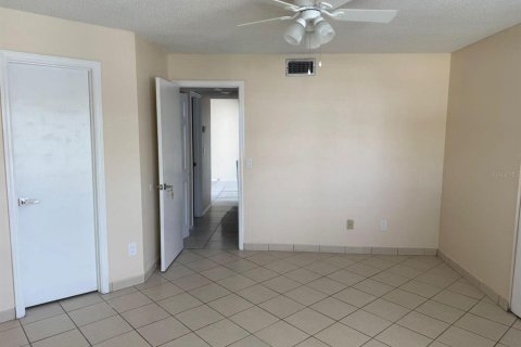 Condominio en alquiler en Orlando, Florida, 2 dormitorios, 76.18 m2 № 1911877 - foto 5