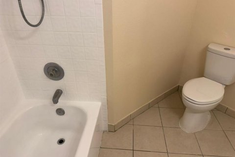 Condominio en alquiler en Orlando, Florida, 2 dormitorios, 76.18 m2 № 1911877 - foto 8