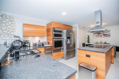 Снять в аренду кондоминиум в Авентура, Флорида 2 спальни, 154.5м2, № 1941190 - фото 5