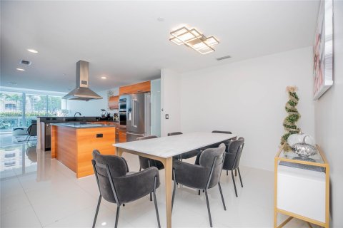 Снять в аренду кондоминиум в Авентура, Флорида 2 спальни, 154.5м2, № 1941190 - фото 3